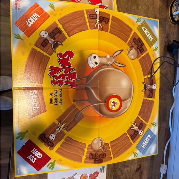 Smart Ass Board Game - Picture 3 of 4